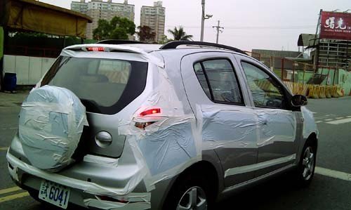 本土化策略显现——吉利全球鹰GX2台湾版谍照现身